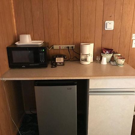 Mcgovern'S Motel And Suites Sun Prairie Εξωτερικό φωτογραφία