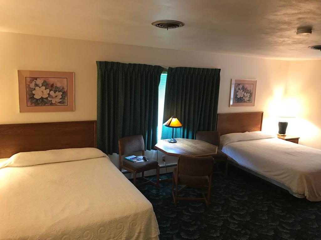 Mcgovern'S Motel And Suites Sun Prairie Εξωτερικό φωτογραφία