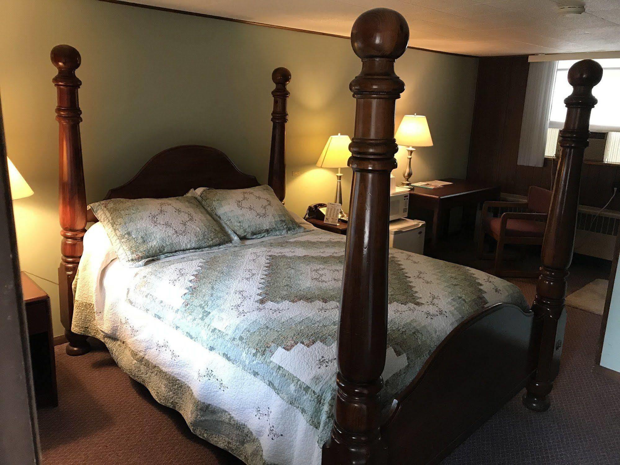Mcgovern'S Motel And Suites Sun Prairie Εξωτερικό φωτογραφία